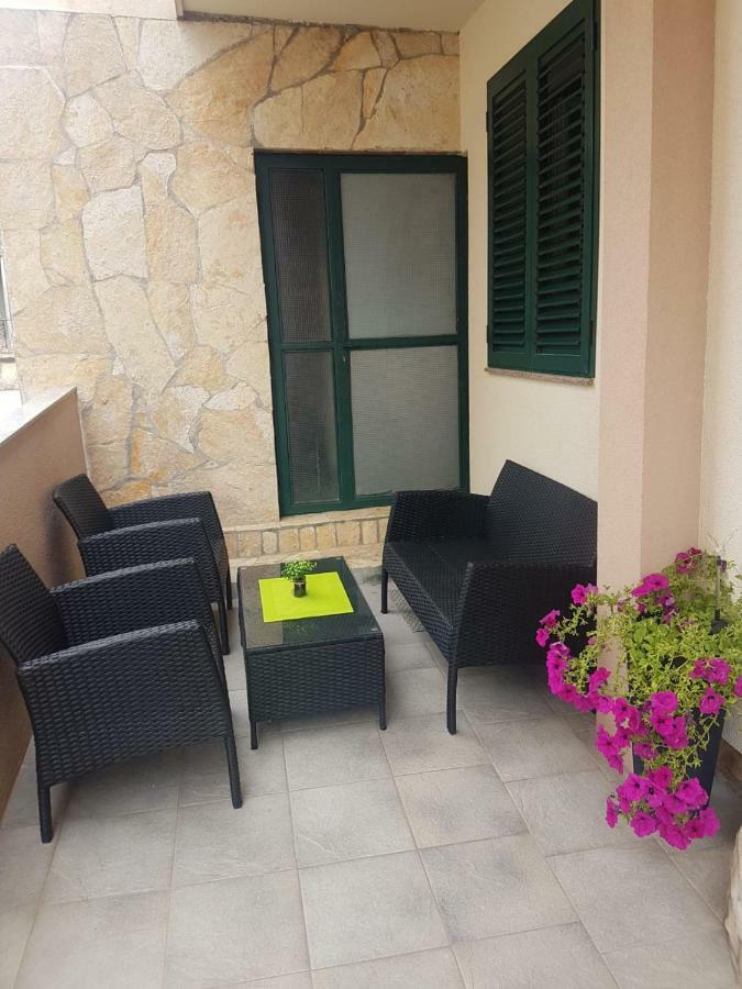 Apartments Rada Biograd Na Moru Exterior foto